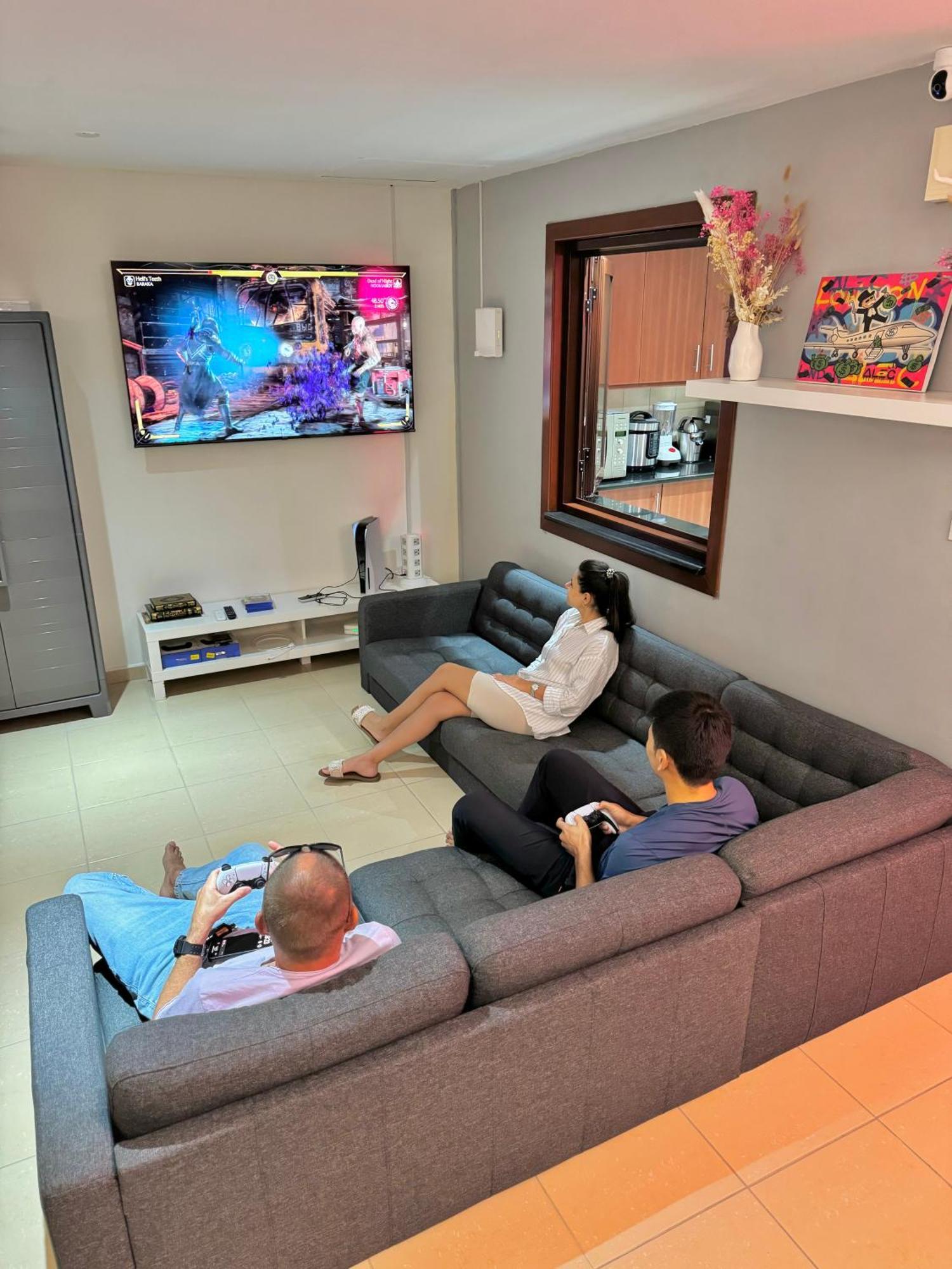 Berloga Capsule Jbr Hostel Dubai Buitenkant foto